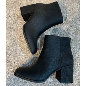 DSW Benisa block heel booties